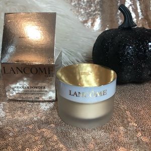SOLD!! Lancôme Absolue Radiant Smoothing Powder